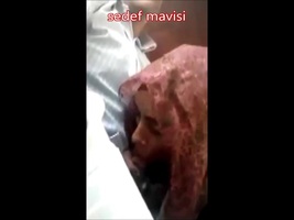 Турецкая жена отсасывает член супруга в тюрбане